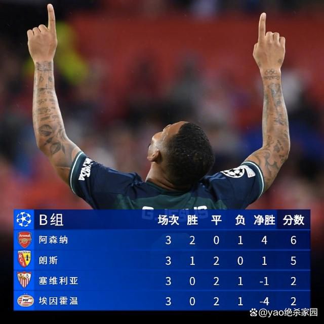 27日中午，张晋通过微博向大家通报喜讯，并晒出一家四口合影，欢喜之情溢于言表。