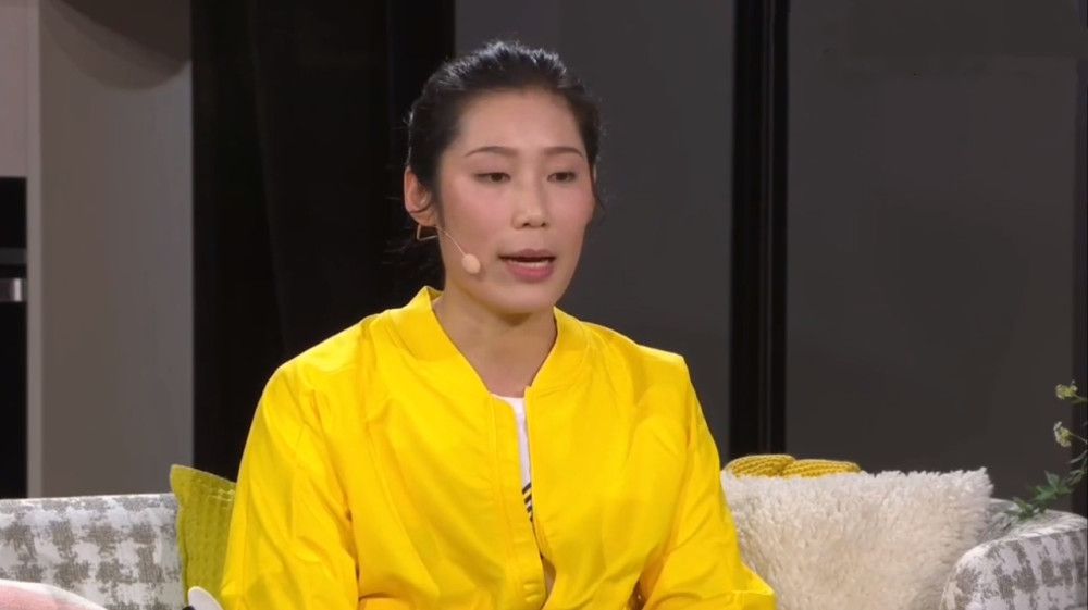 带动高制式影院火热消费被电影率先带火的高制式影厅，据中影科技执行董事、中影CINITY总经理边巍介绍，2025年的春节档的六部影片全部都制作了CINITY版本和CINITY的LED版本，CINITY影厅的整体票房相比较2024年提高了82.6%，场均观影人次达到了107人，整体上座率达到了普通影厅的2.1倍，甚至出现了“特种兵式观影”现象，不少观众选择特意跨城观看CINITY LED版本的影片。